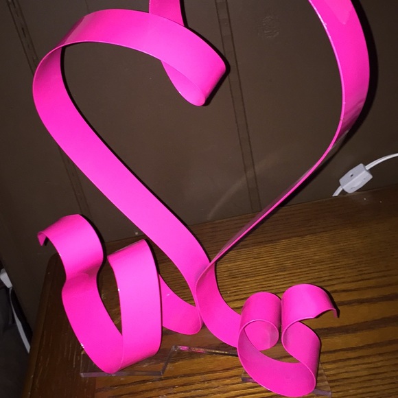 Victoris Secret Store Heart Display 💘💕💘💕 - Picture 3 of 3